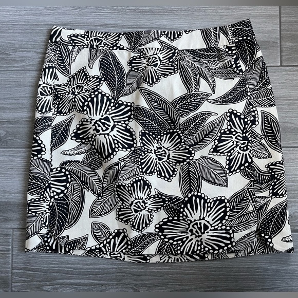 J. Crew Women’s Linen Blend Skirt in black & white floral boho style, size 2• - Picture 4 of 8